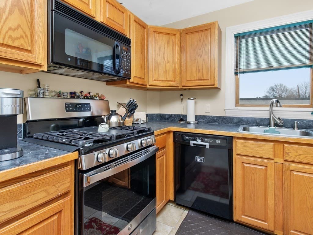 4 Family at 110-116 Harvard Street, Waltham MA 02453, Waltham, photo 5 of 41