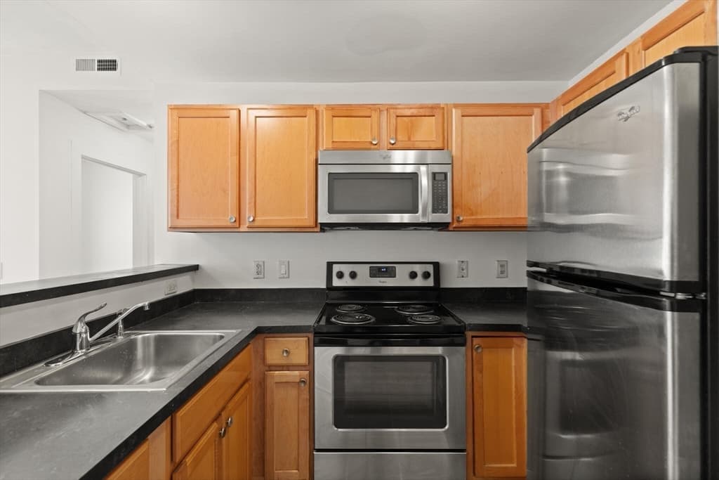 5+ Family - 5+ Units Up/Down at 145 Lewis St, Lynn MA 01902, photo 15 of 32