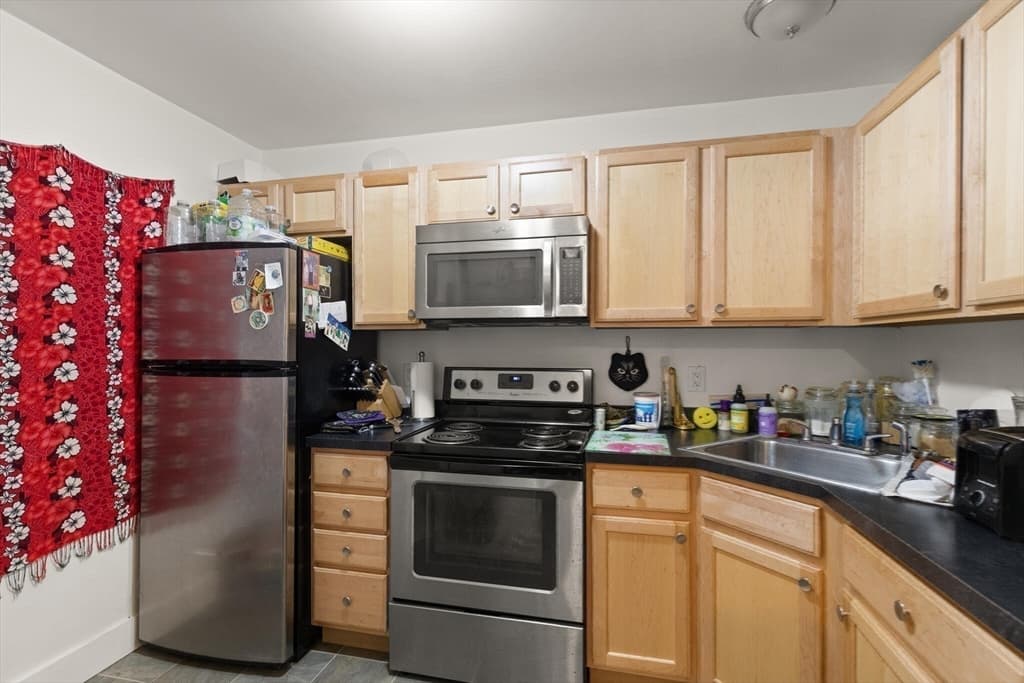 5+ Family - 5+ Units Up/Down at 145 Lewis St, Lynn MA 01902, photo 21 of 32