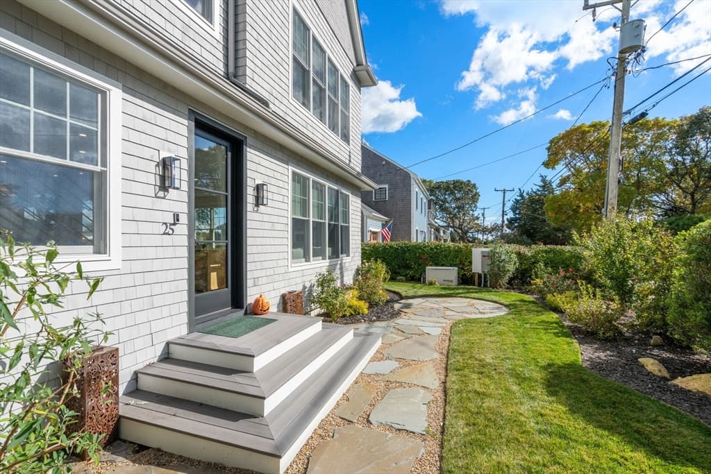 Single Family Residence at 25 West Ave, Marion MA 02738, Marion, photo 3 of 35