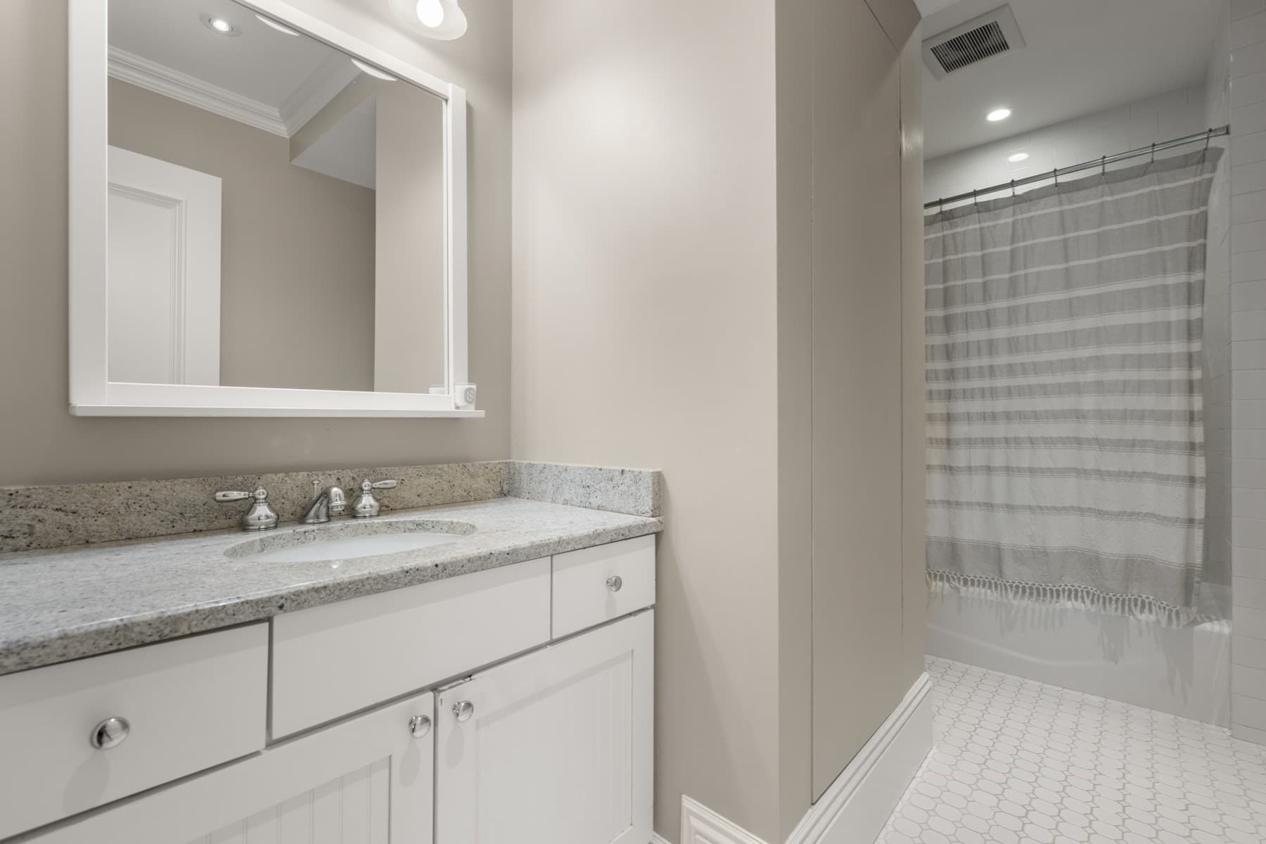 Single Family Residence at 8 Otis Place, Boston MA 02108, photo 22 of 36