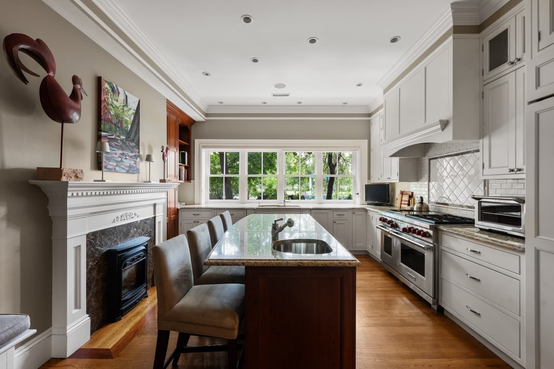 Single Family Residence at 8 Otis Place, Boston MA 02108, photo 7 of 36
