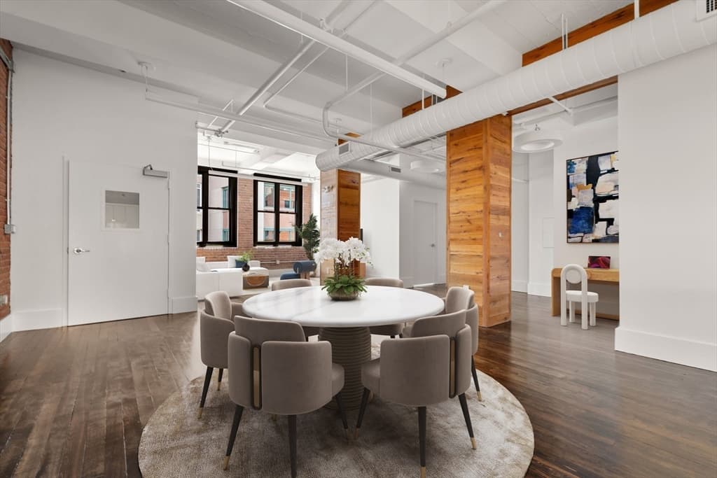 Condominium at 190 High St # 5, Boston MA 02210, photo 2 of 11