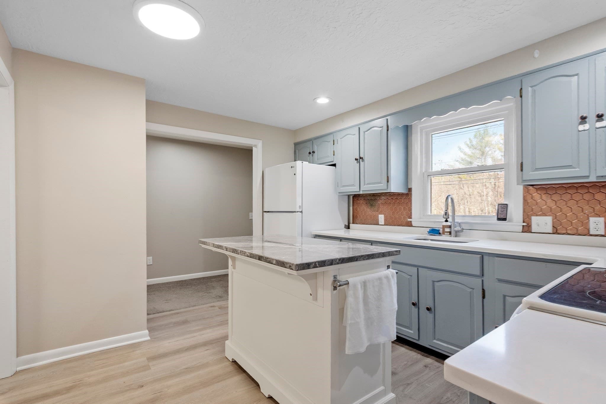Single Family Residence at 511 E County Rd, Rutland MA 01543, photo 7 of 42
