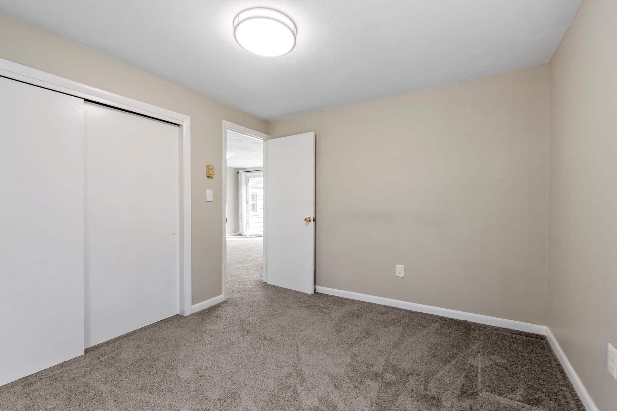 Single Family Residence at 511 E County Rd, Rutland MA 01543, photo 25 of 42
