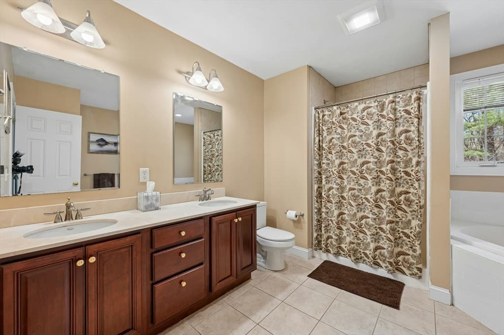 Single Family Residence at 320 Lincoln Circle, Northbridge MA 01534, Northbridge, photo 26 of 42