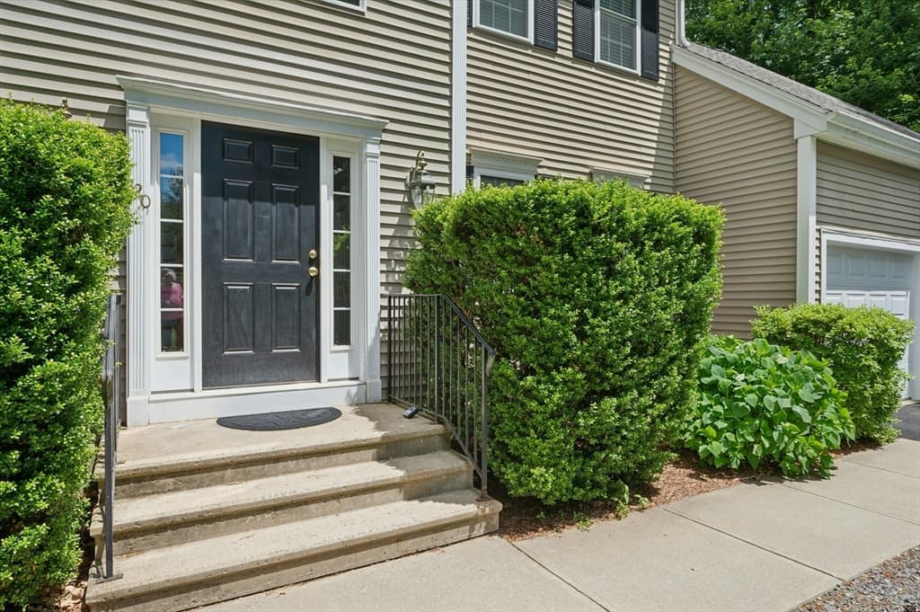 Single Family Residence at 320 Lincoln Circle, Northbridge MA 01534, Northbridge, photo 3 of 42