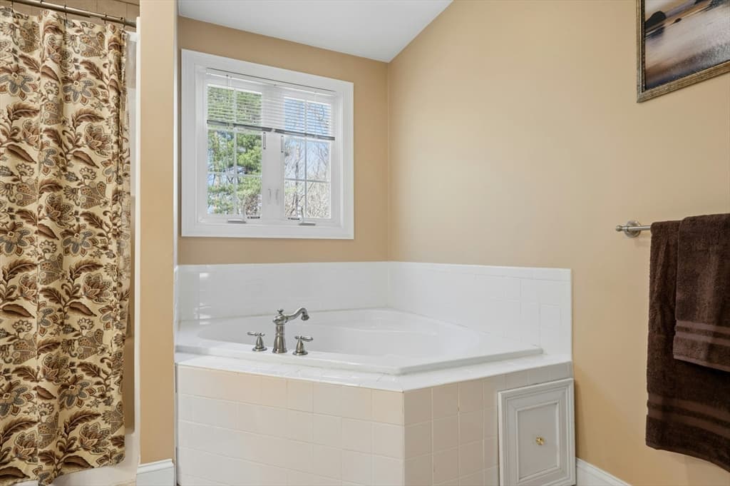 Single Family Residence at 320 Lincoln Circle, Northbridge MA 01534, Northbridge, photo 28 of 42
