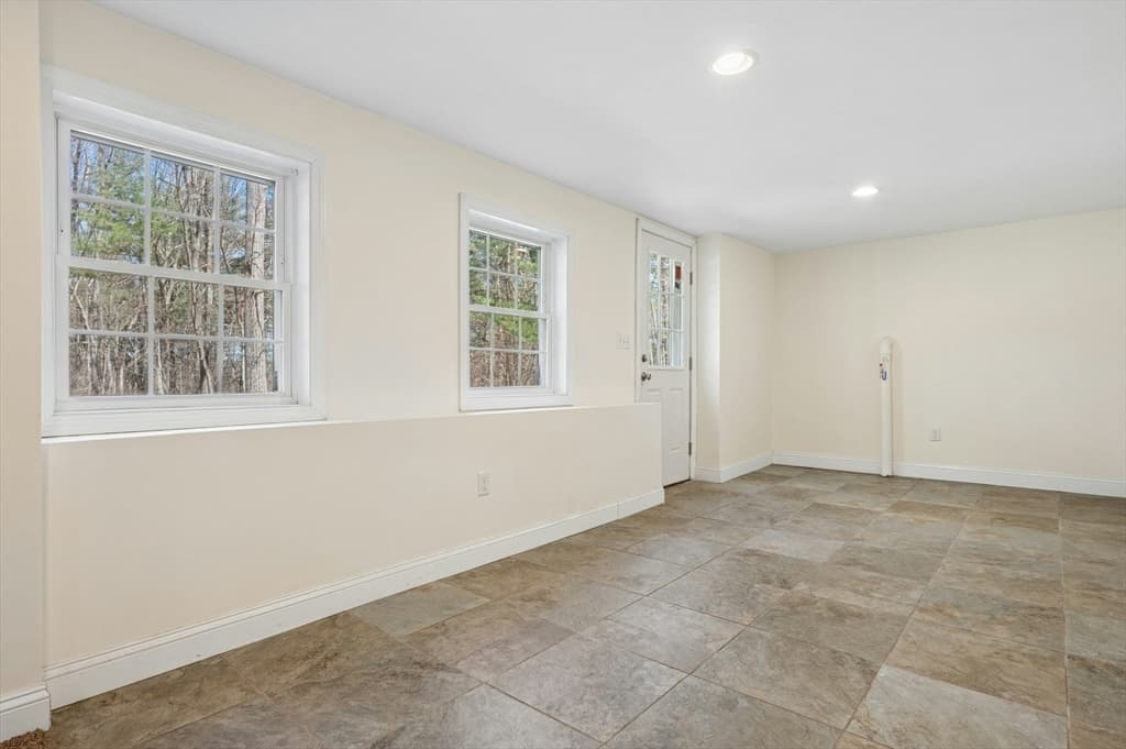 Single Family Residence at 320 Lincoln Circle, Northbridge MA 01534, Northbridge, photo 38 of 42