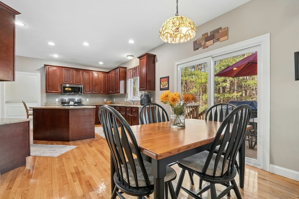 Single Family Residence at 320 Lincoln Circle, Northbridge MA 01534, Northbridge, photo 15 of 42