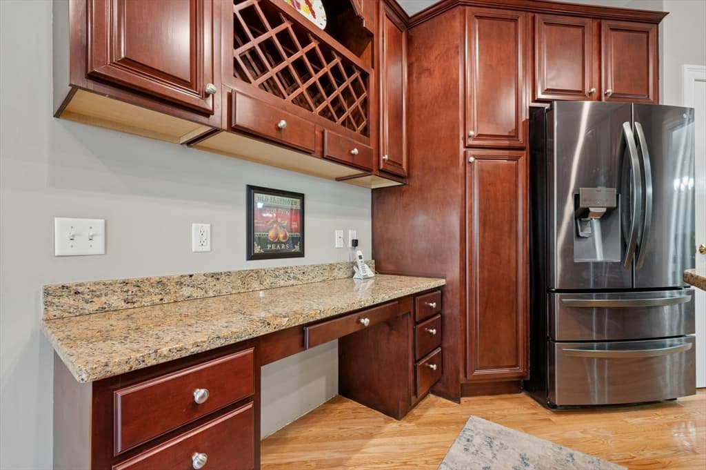 Single Family Residence at 320 Lincoln Circle, Northbridge MA 01534, Northbridge, photo 11 of 42