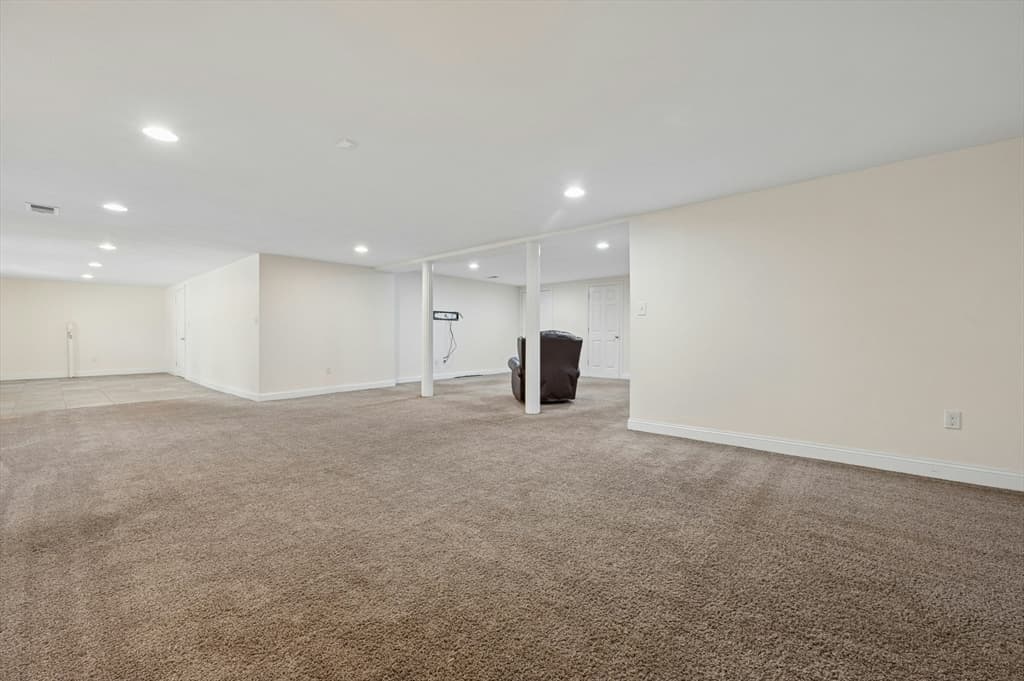 Single Family Residence at 320 Lincoln Circle, Northbridge MA 01534, Northbridge, photo 39 of 42
