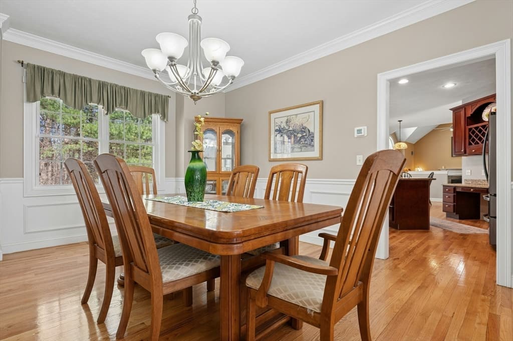Single Family Residence at 320 Lincoln Circle, Northbridge MA 01534, Northbridge, photo 8 of 42