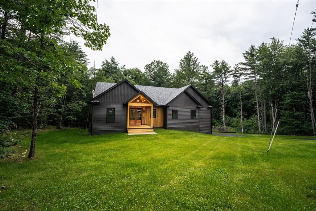 20 Merrifield Road, Bernardston MA 01337
