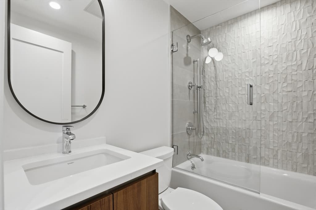 407 E 7th St # 2, Boston MA 02127 photo 16