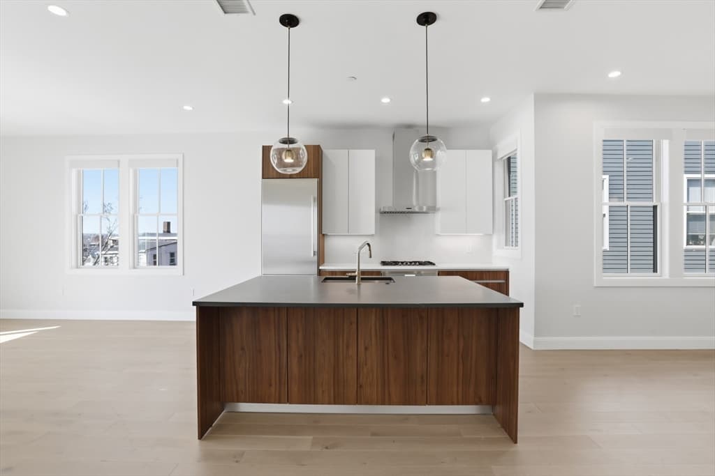 407 E 7th St # 2, Boston MA 02127 photo 22