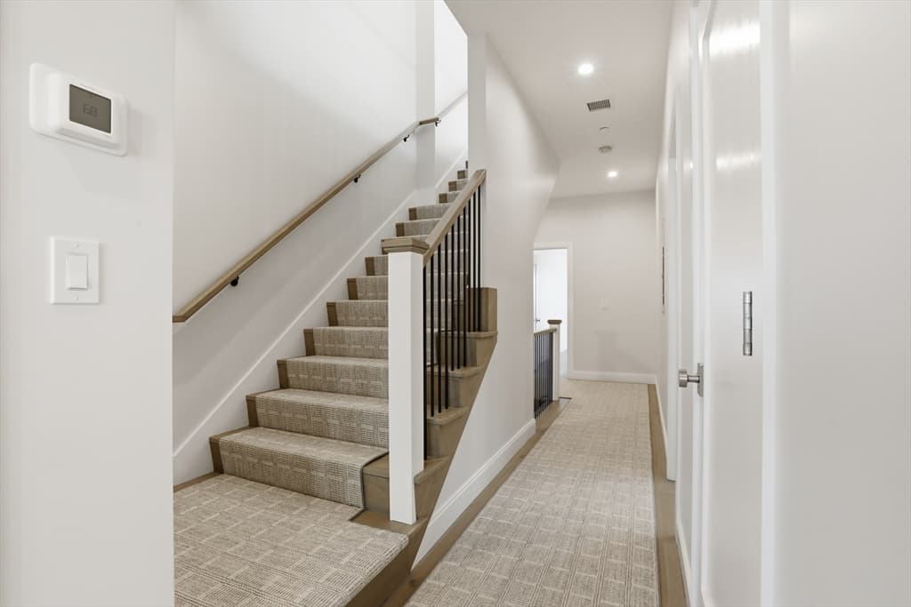 407 E 7th St # 2, Boston MA 02127 photo 20