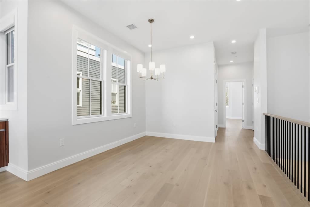 407 E 7th St # 2, Boston MA 02127 photo 34