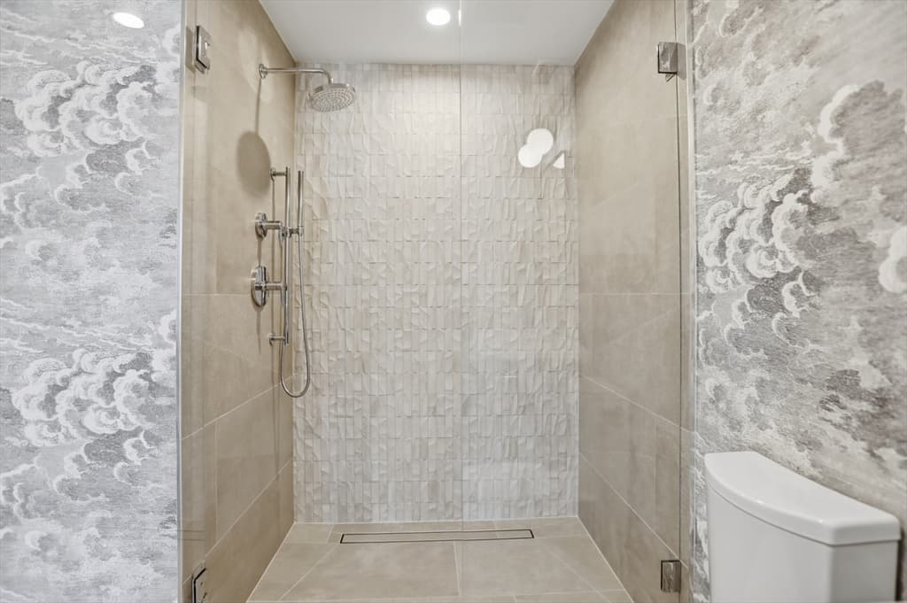 407 E 7th St # 2, Boston MA 02127 photo 38