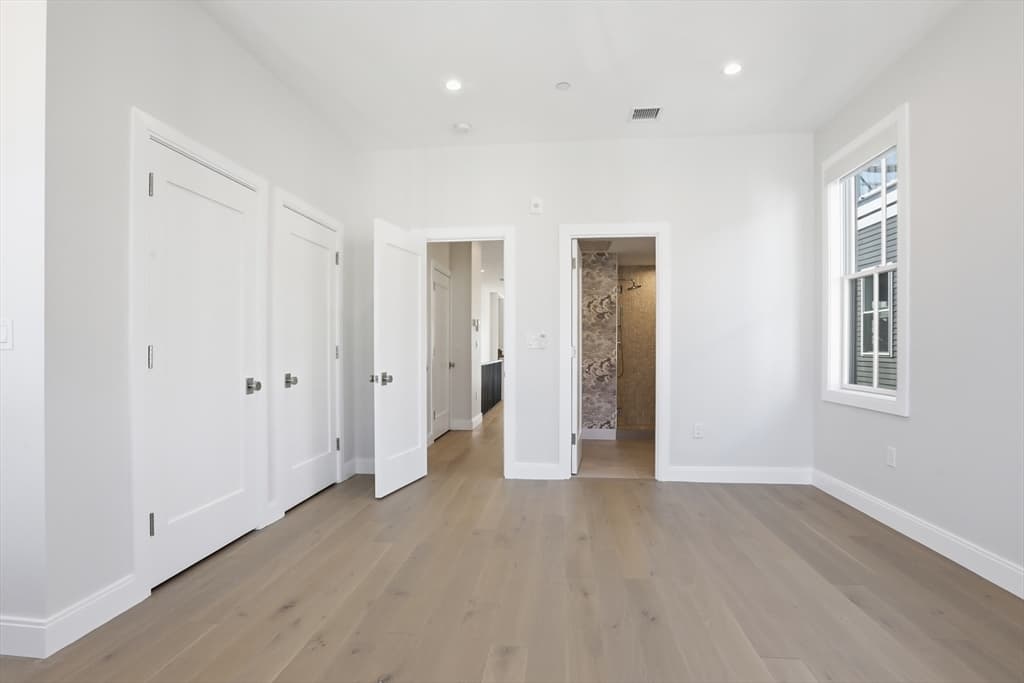 407 E 7th St # 2, Boston MA 02127 photo 40