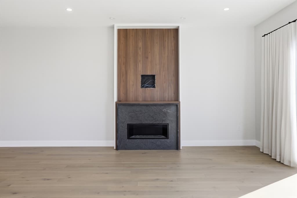 407 E 7th St # 2, Boston MA 02127 photo 31