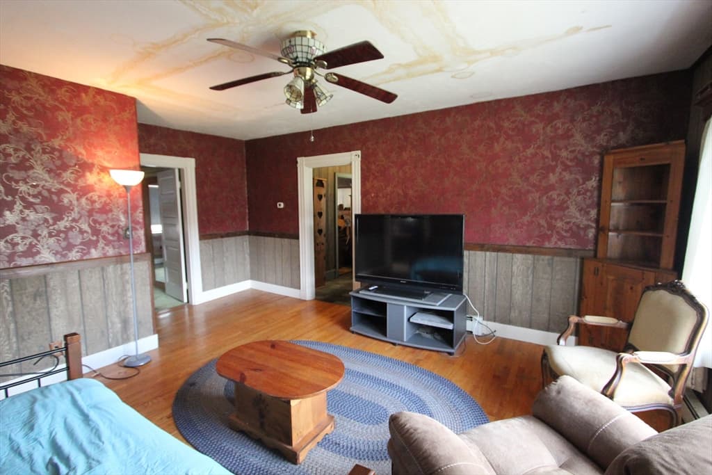 300 Chestnut St, Franklin MA 02038 photo 9