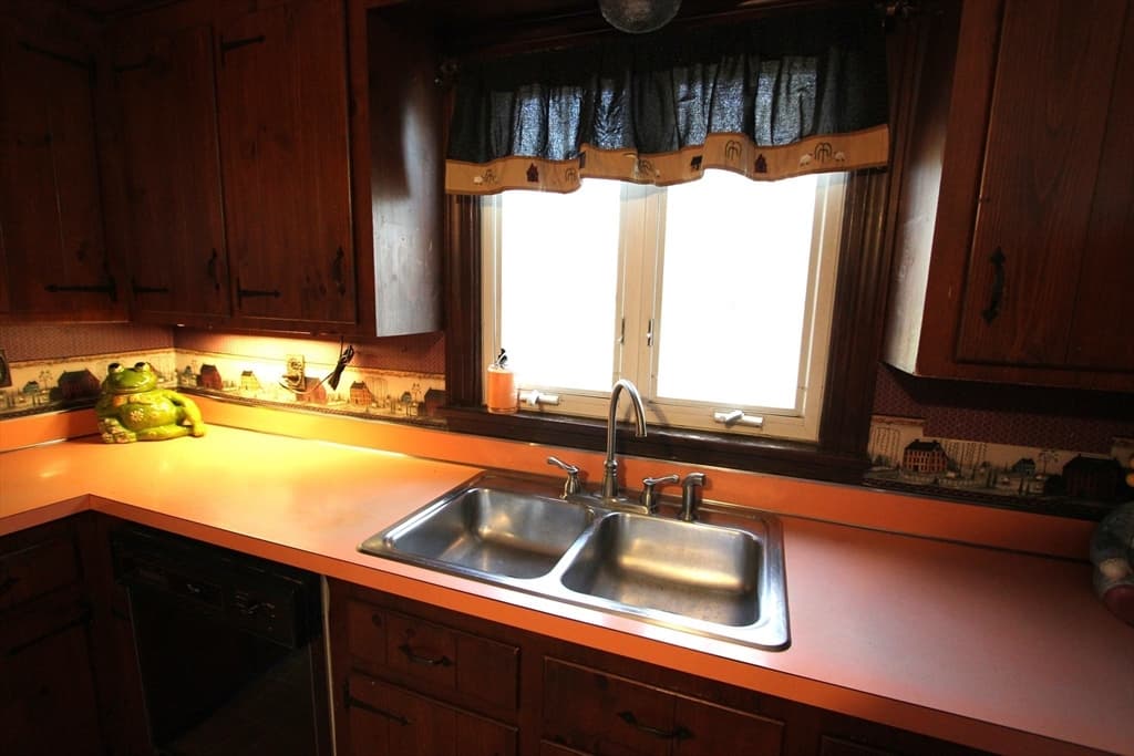 300 Chestnut St, Franklin MA 02038 photo 4