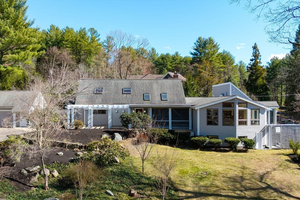 39 Kings Grant Rd, Weston MA 02493 photo 2