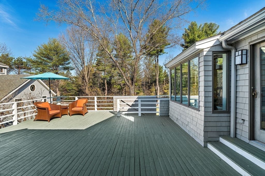 39 Kings Grant Rd, Weston MA 02493