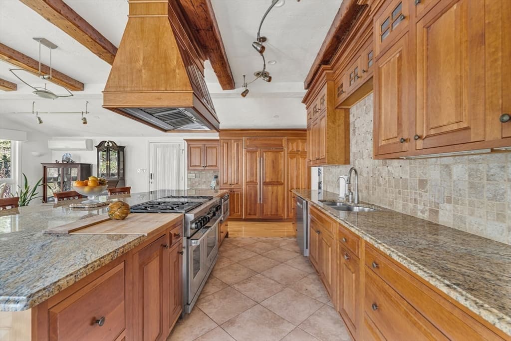 39 Kings Grant Rd, Weston MA 02493 photo 15