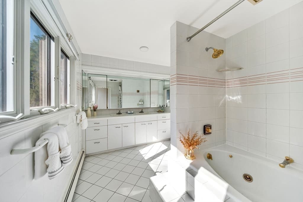 39 Kings Grant Rd, Weston MA 02493 photo 25