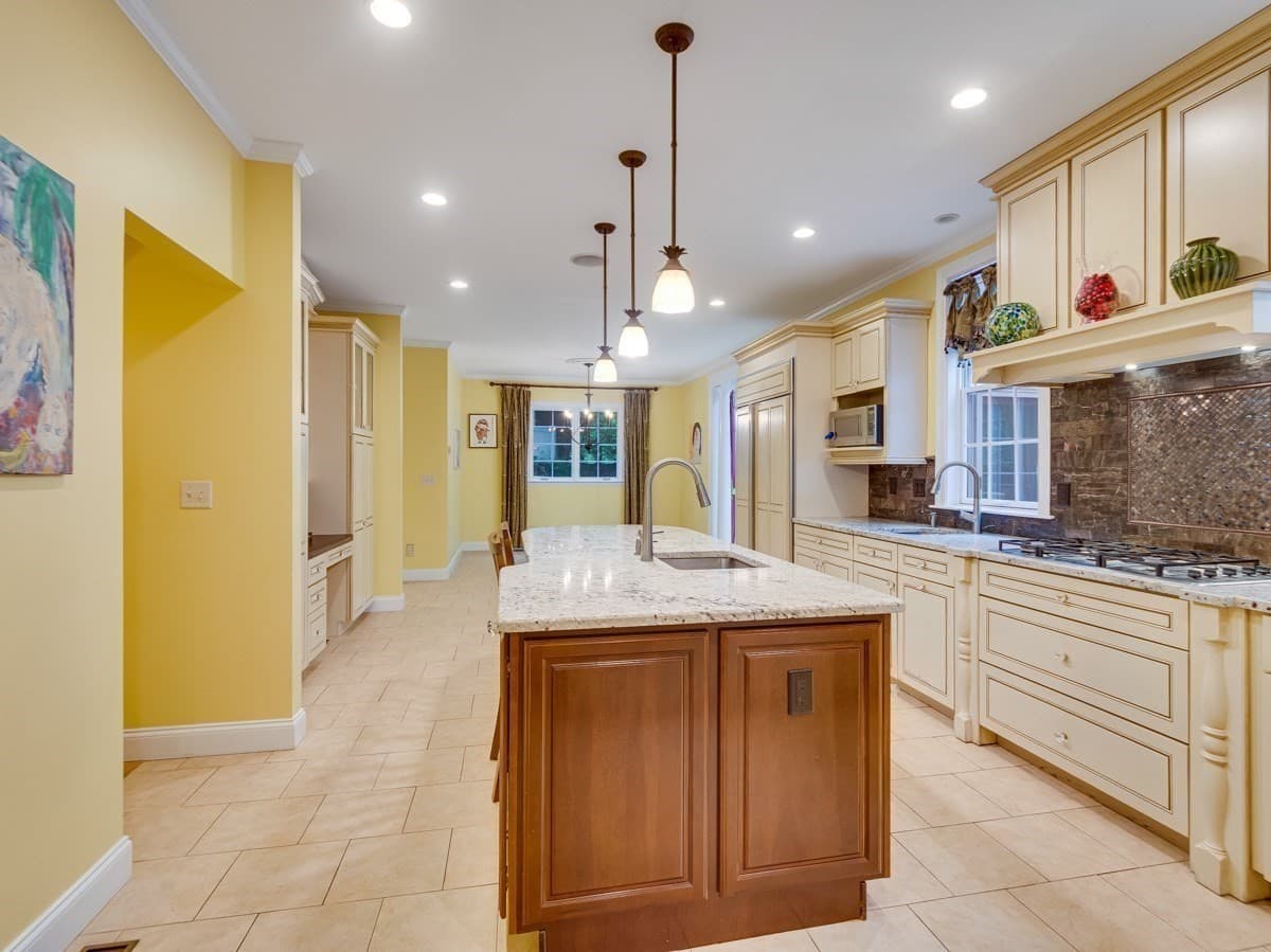 Single Family Residence at 14 Nassau Drive, Winchester MA 01890, photo 12 of 30