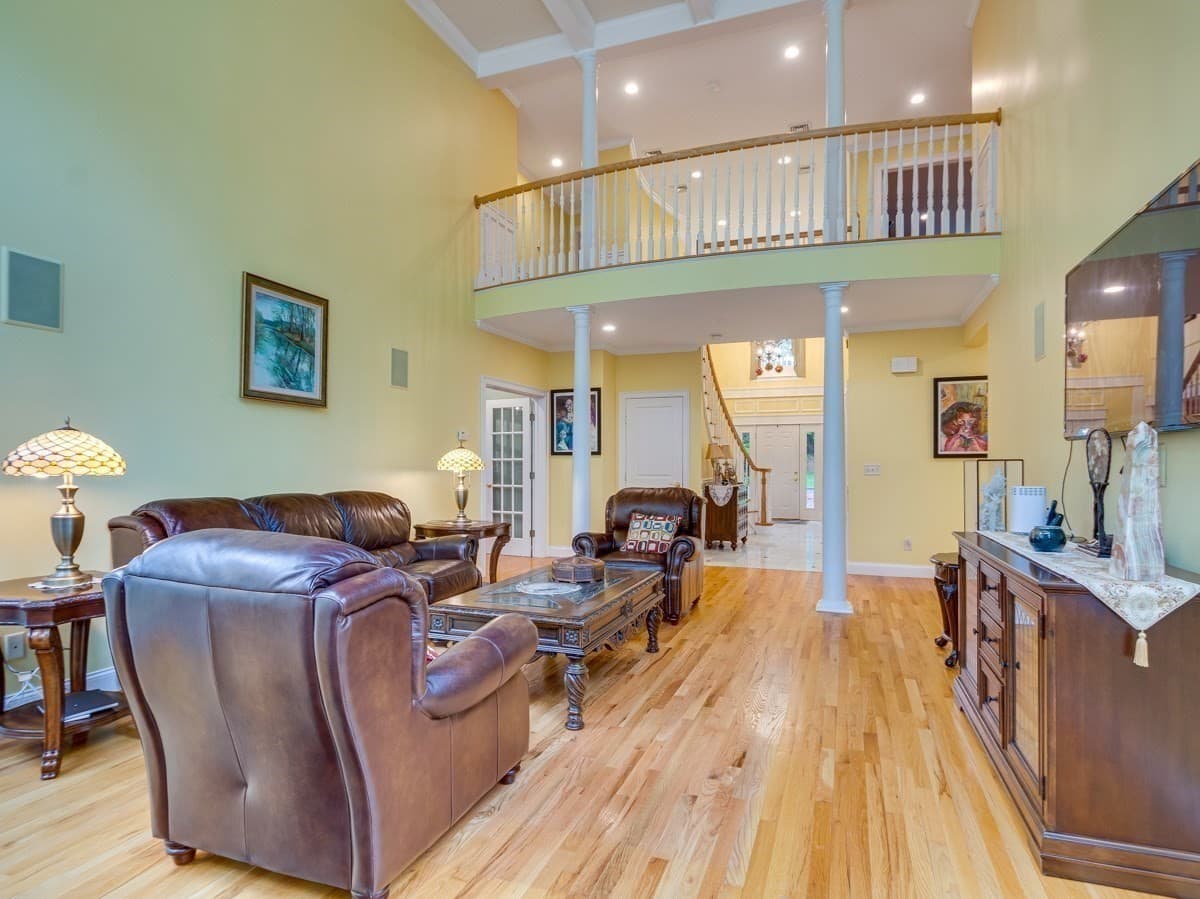 Single Family Residence at 14 Nassau Drive, Winchester MA 01890, photo 8 of 30
