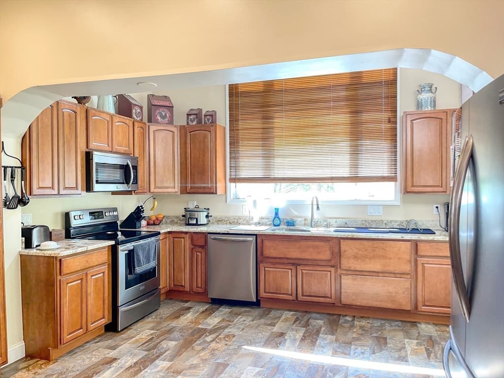 Single Family Residence at 198 S. Royalston Rd., Athol MA 01331, photo 15 of 41