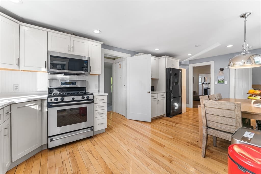 Single Family Residence at 29 Cottage St, Wellesley MA 02482, photo 8 of 42