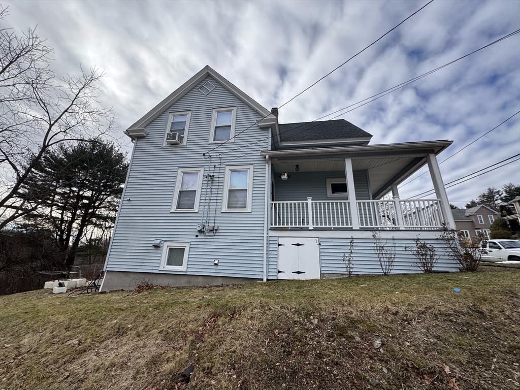 99 Clover St, Worcester MA 01603 photo 2
