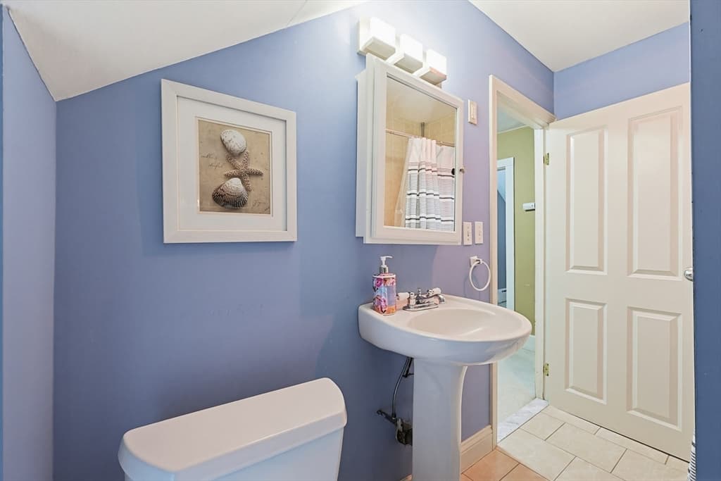 Single Family Residence at 31 Russell St, Fall River MA 02721, photo 9 of 17