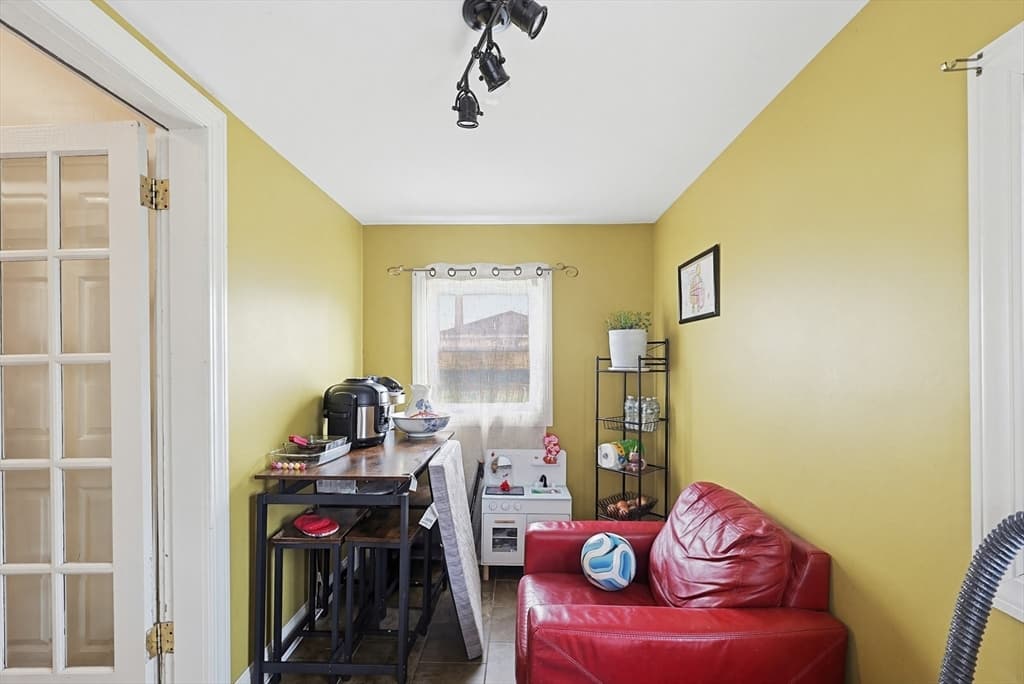 Single Family Residence at 31 Russell St, Fall River MA 02721, photo 10 of 17