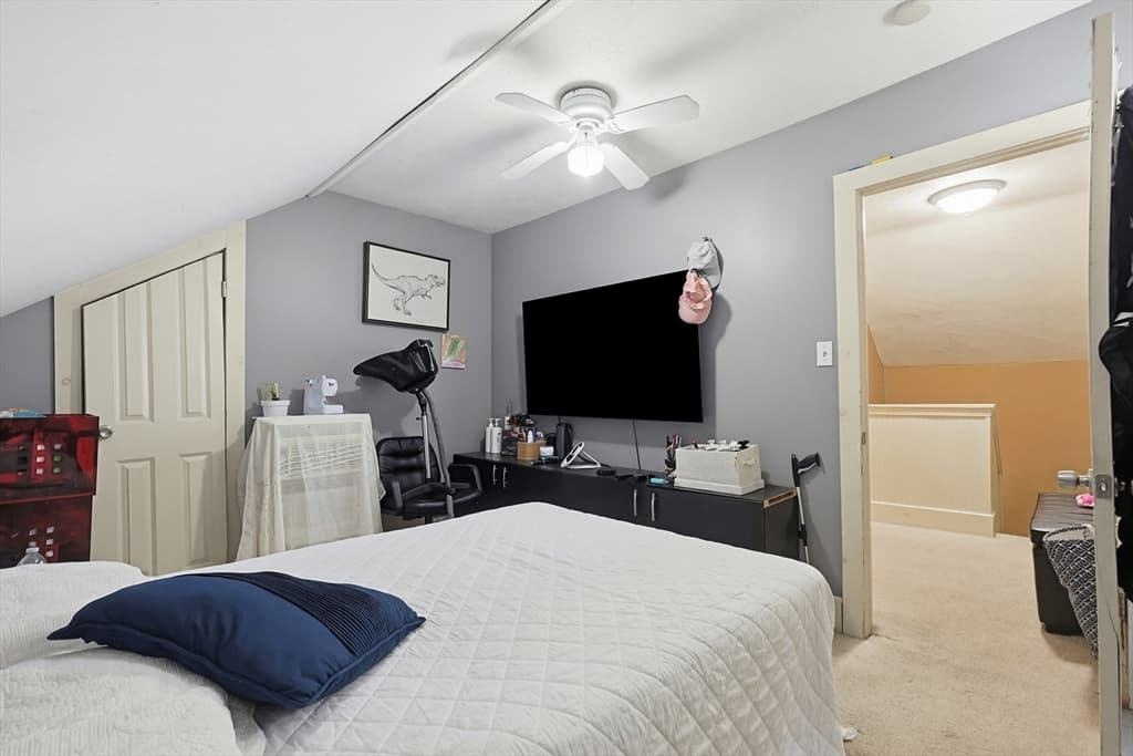 Single Family Residence at 31 Russell St, Fall River MA 02721, photo 11 of 17