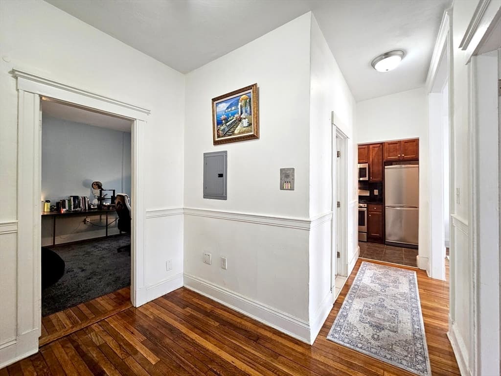 Condominium at 1564 Commonwealth Ave # 5, Boston MA 02135, photo 4 of 12