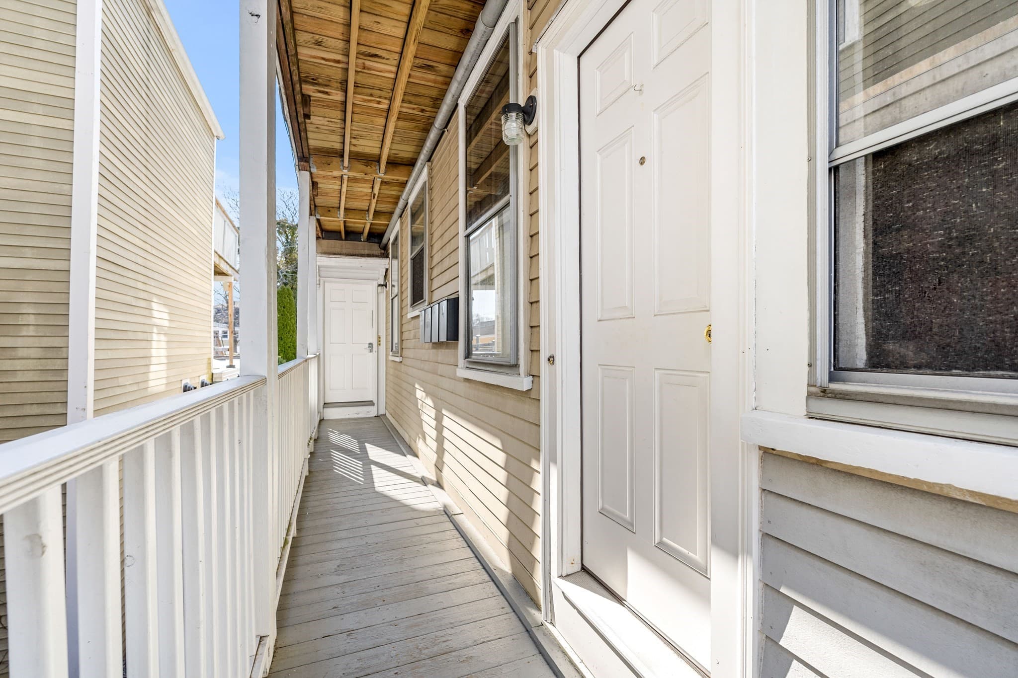5+ Family - 5+ Units Up/Down at 126 Pleasant St, Marblehead MA 01945, photo 4 of 20