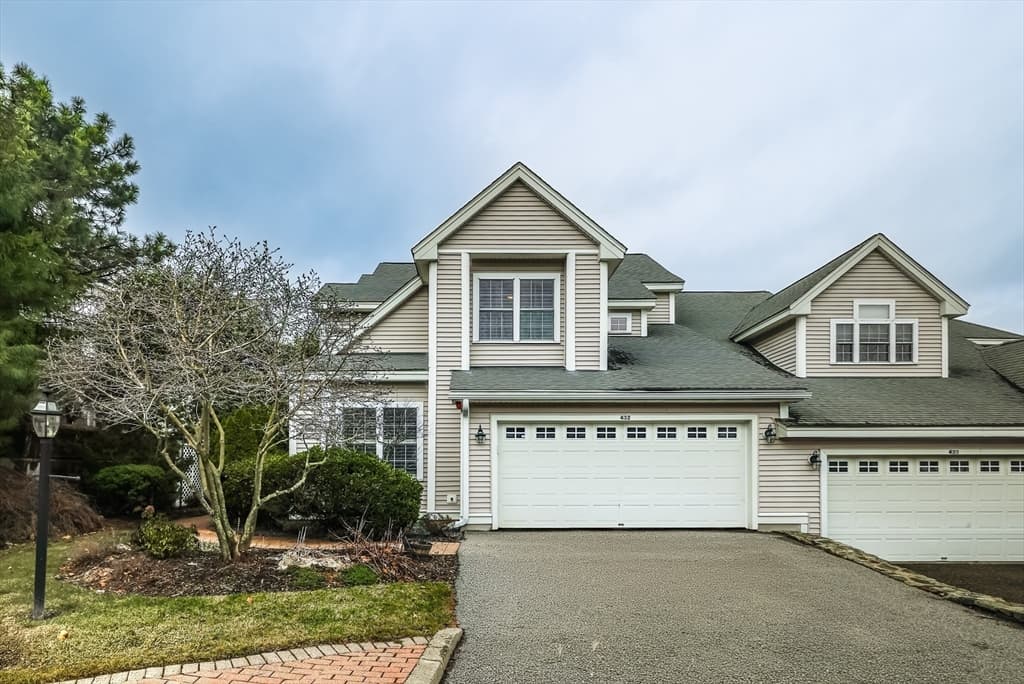 Condominium at 432 Boxwood Ln # 432, Clinton MA 01510, photo 2 of 20