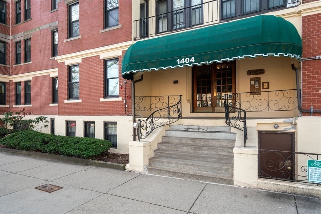 Condominium at 1404 Commonwealth Ave # 17, Boston MA 02135, photo 16 of 17