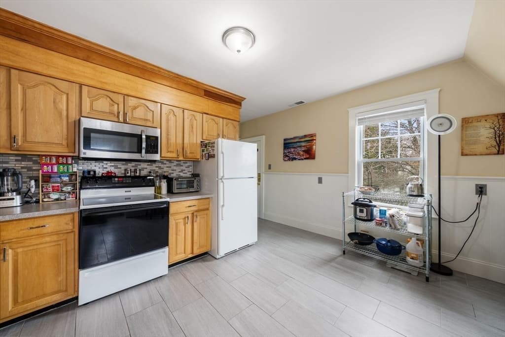Condominium at 4 Alden St # 3, Danvers MA 01923, Danvers, photo 18 of 40