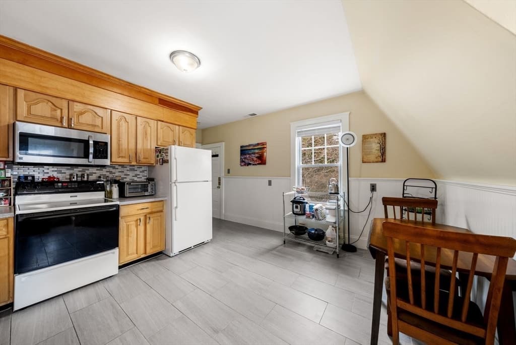 Condominium at 4 Alden St # 3, Danvers MA 01923, Danvers, photo 15 of 40