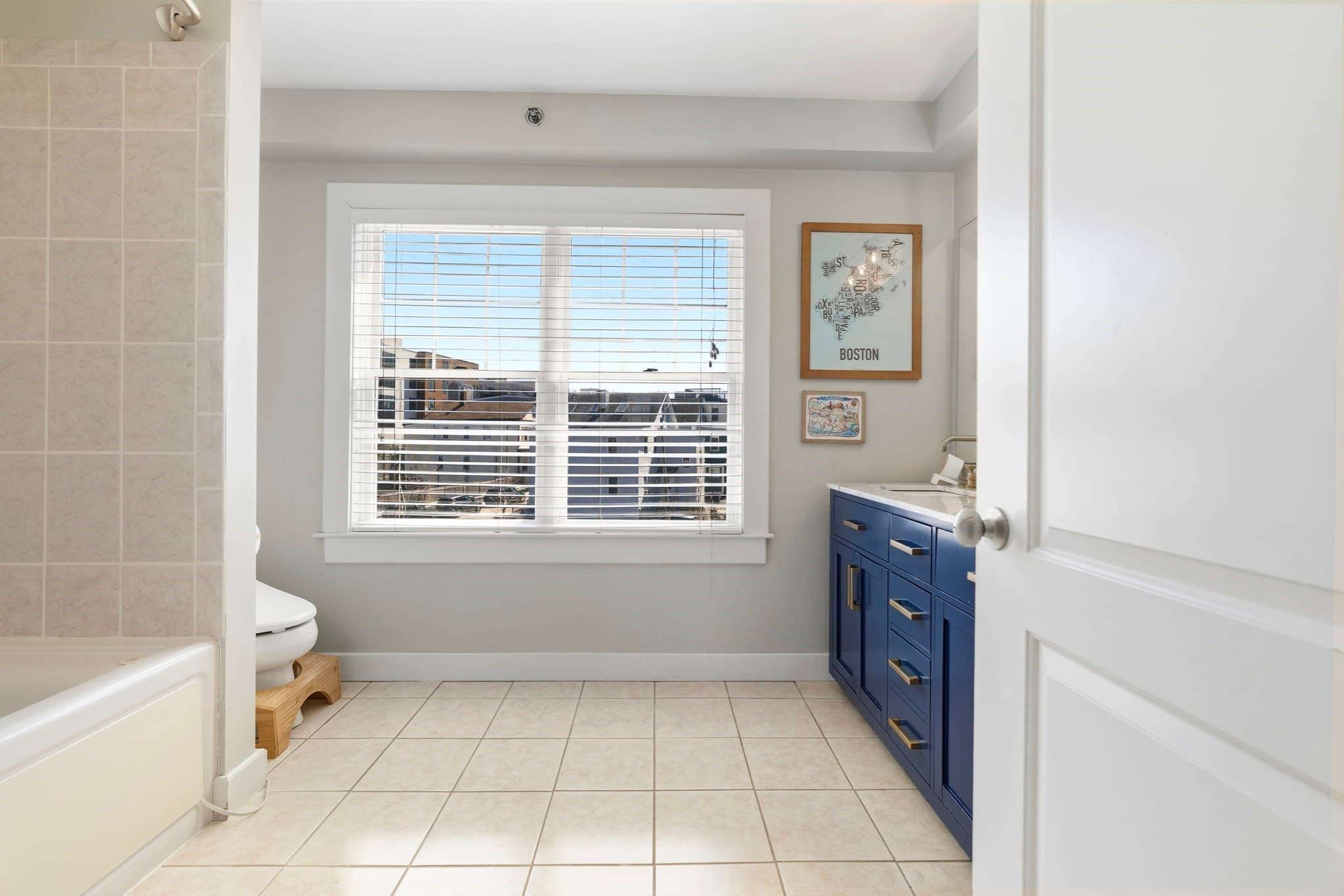 Condominium at 35 Middle St. # 4, Boston MA 02127, Boston, photo 13 of 18