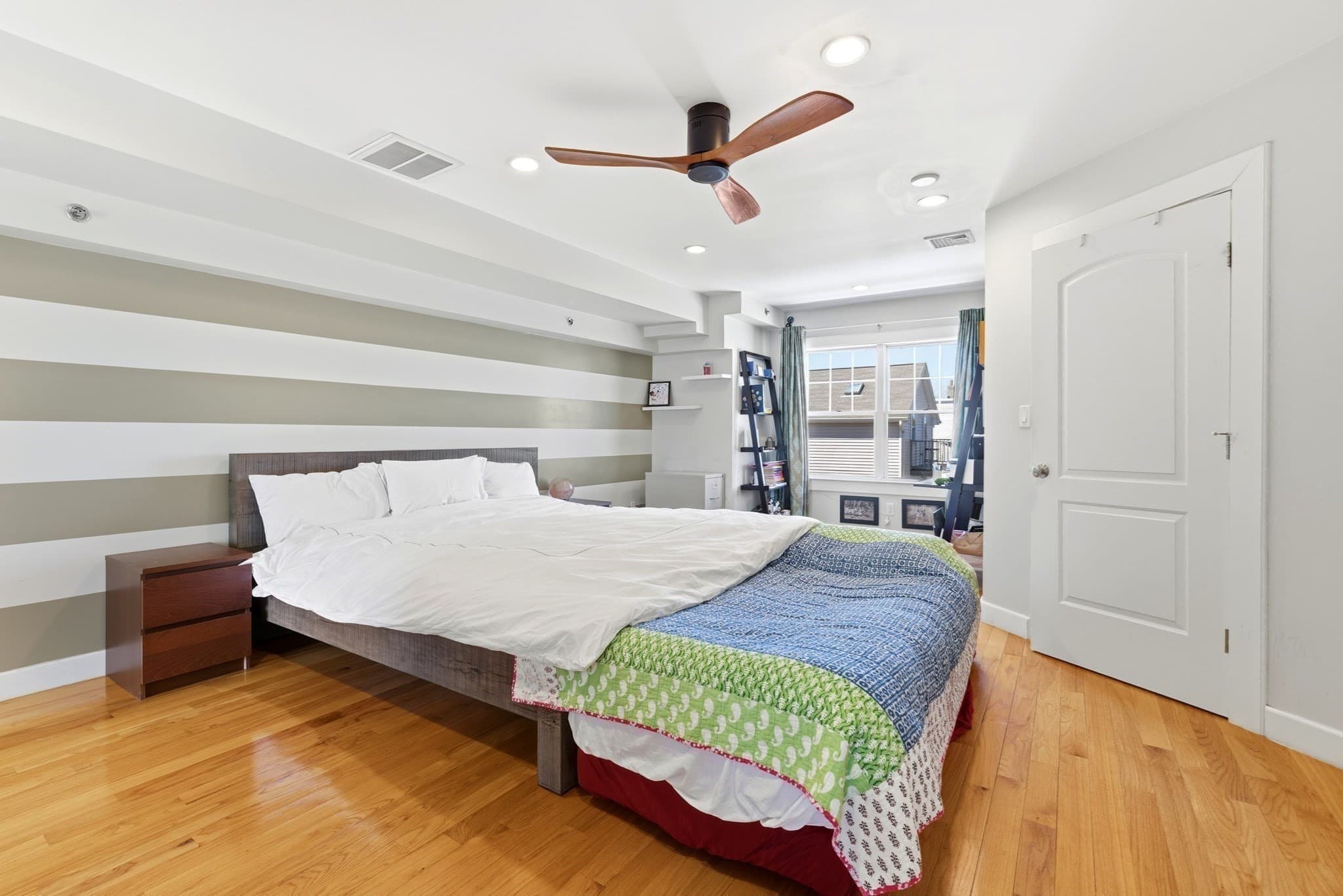 Condominium at 35 Middle St. # 4, Boston MA 02127, Boston, photo 11 of 18