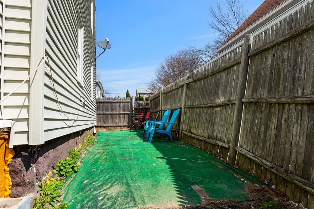 3 Family at 6 Munroe St, Peabody MA 01960, Peabody, photo 5 of 23