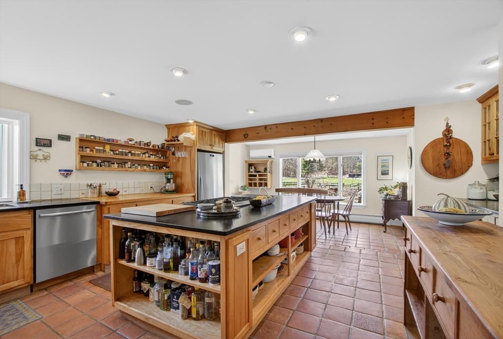 Equestrian at 225 Lowell St, Carlisle MA 01741, Carlisle, photo 7 of 41