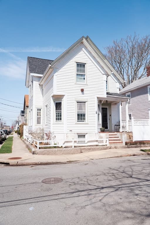 107 Sycamore St, New Bedford MA 02740